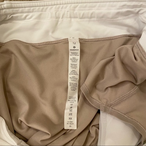 Lululemon Shorts 12 - Picture 4 of 4